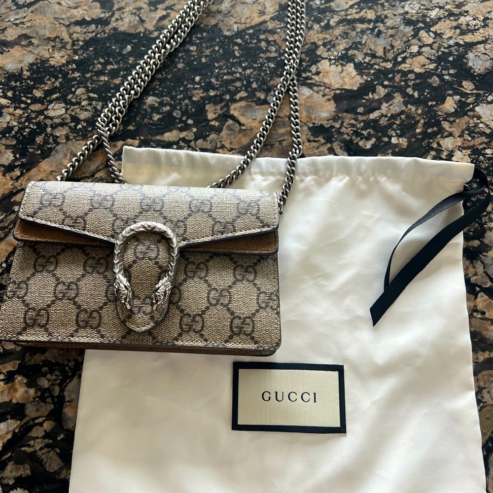 Gucci Dionysus GG Supreme Super Mini Bag